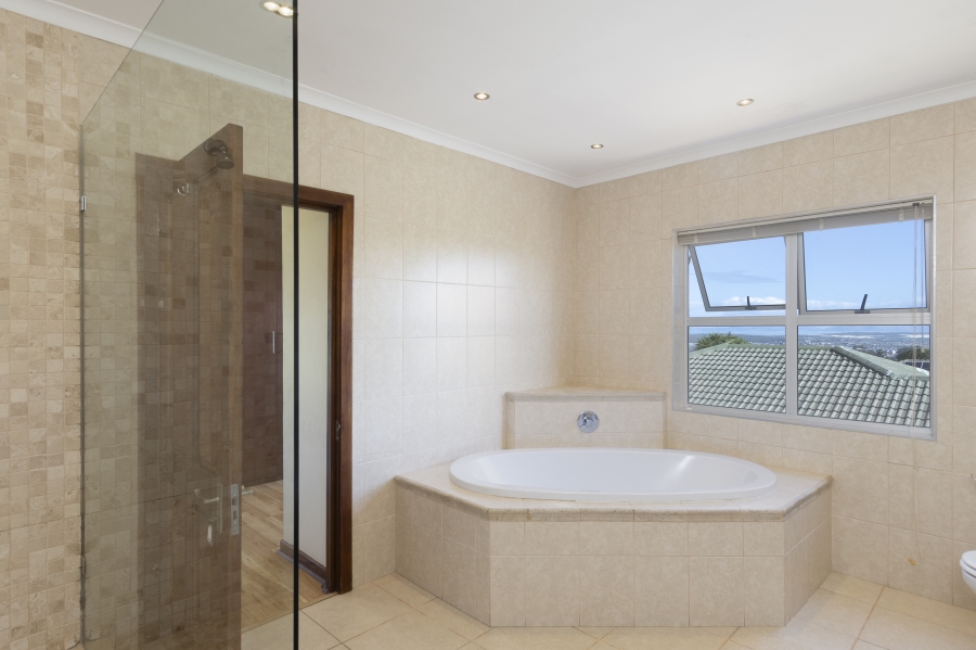 To Let 4 Bedroom Property for Rent in Heldervue Western Cape